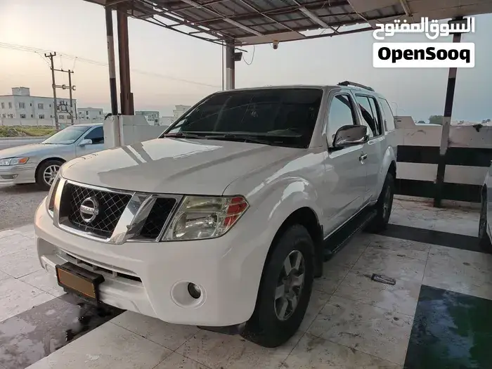 Nissan Pathfinder 2012 photo 2