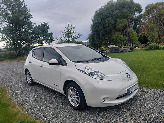 Nissan Leaf 2016 photo 2
