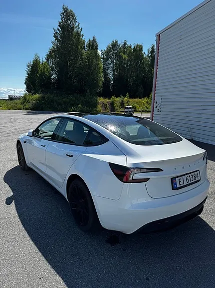 Tesla Model 3 2024 photo 5