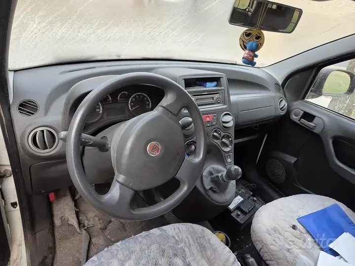 Fiat Panda 2011 photo 4