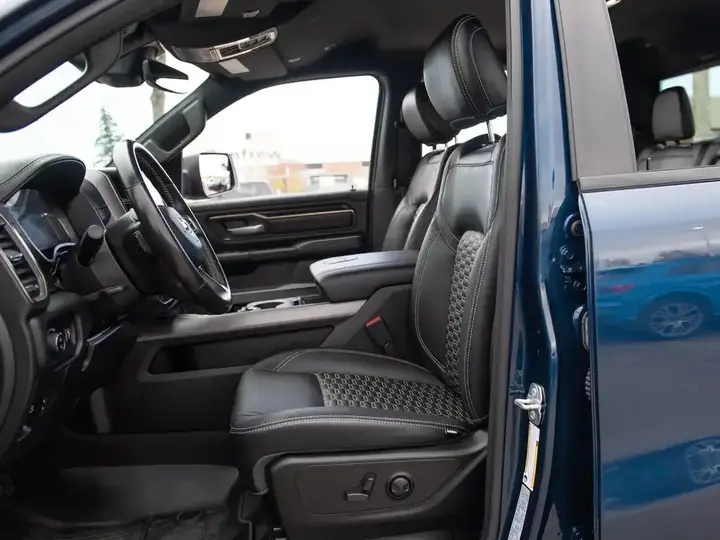 Ram 1500 2023 photo 2