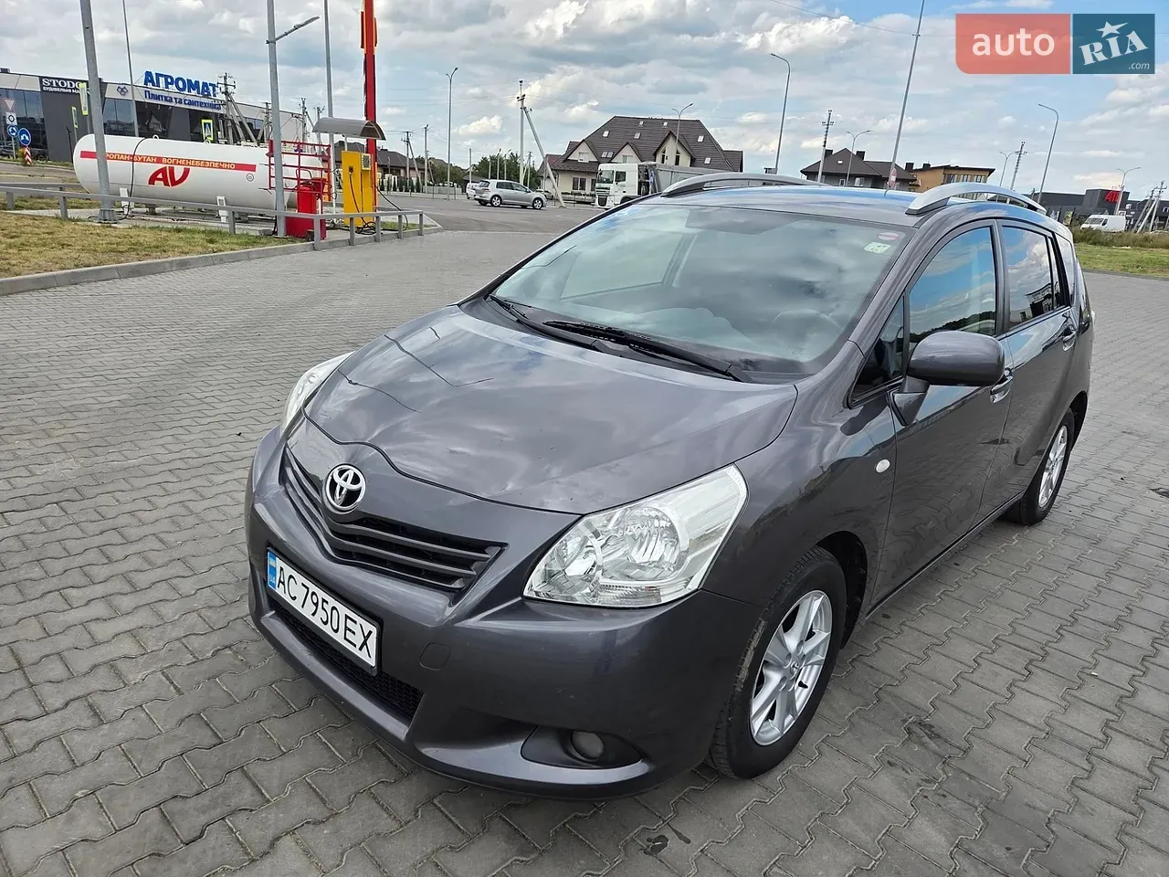 Toyota Verso 2010 photo 2