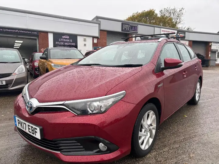 Toyota Auris 2017 photo 2