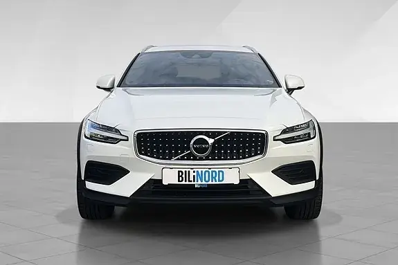 Volvo V60 Cross Country 2019 photo 2