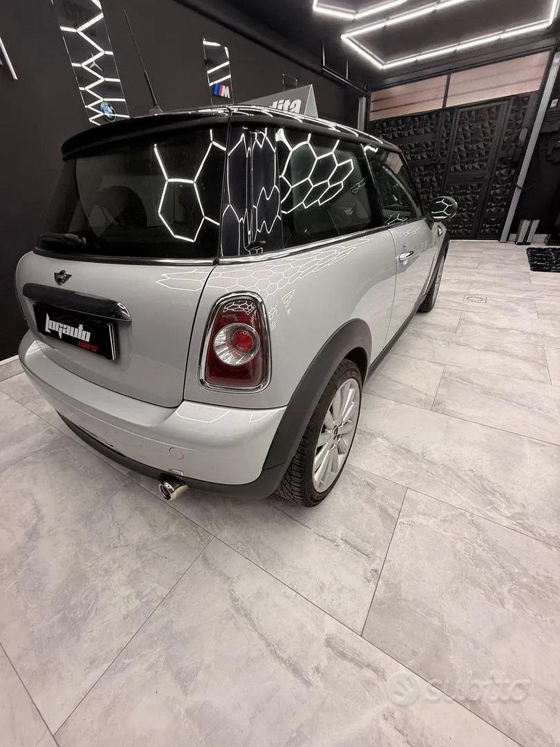 Mini Mini 2011 photo 3