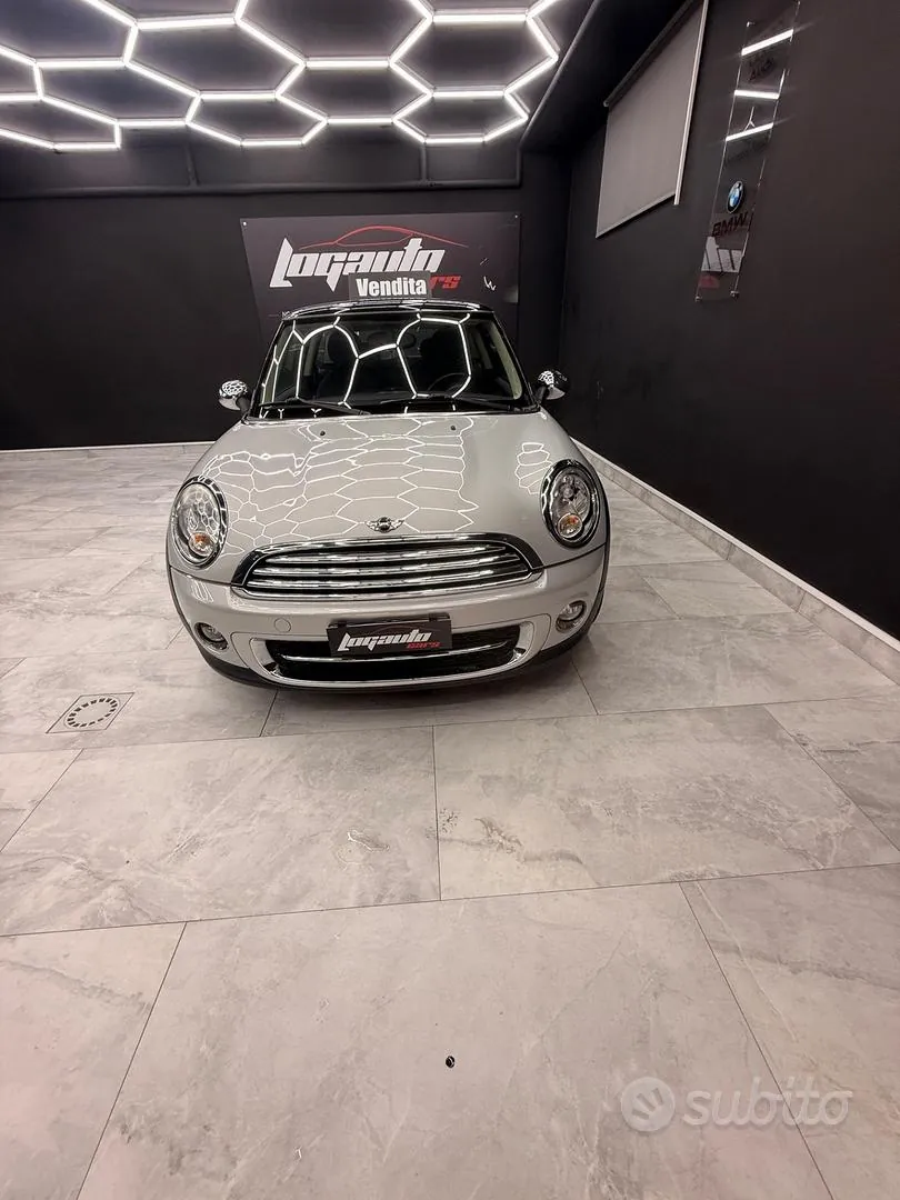 Mini Mini 2011 photo 2