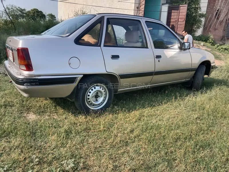 Daewoo Racer