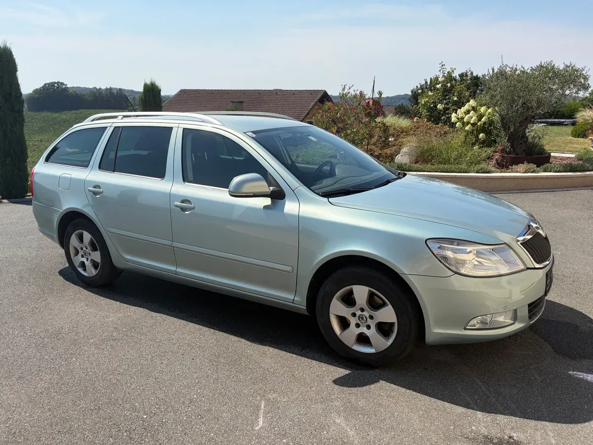 Skoda Octavia 2012 photo 3