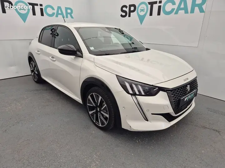 Peugeot 208 2022 photo 3