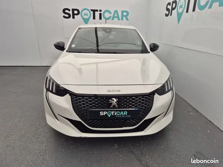 Peugeot 208 2022 photo 2