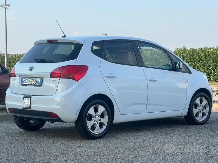 Kia Venga 2011 photo 3