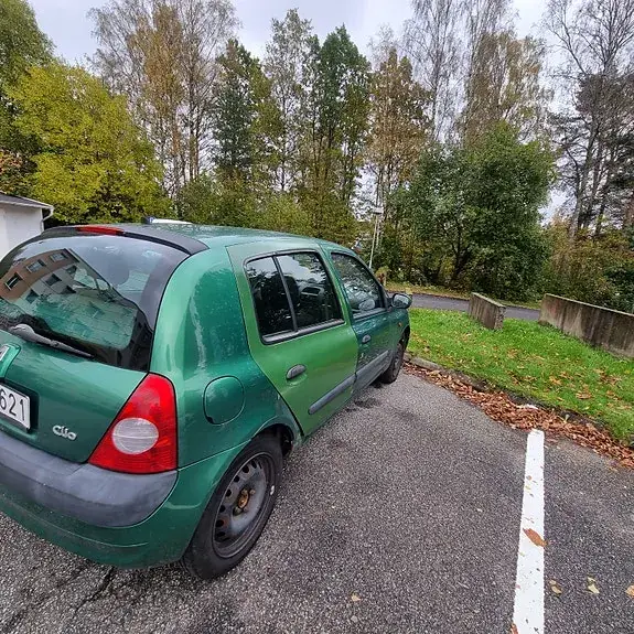 Renault Clio 2002 photo 2