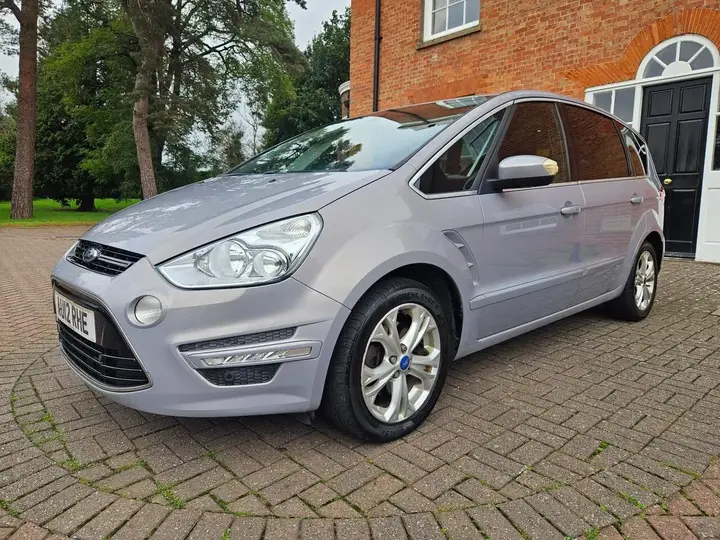 Ford S-Max 2012 photo 2