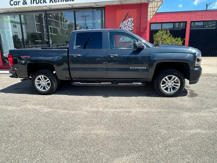Chevrolet Silverado 1500 2018 photo 2