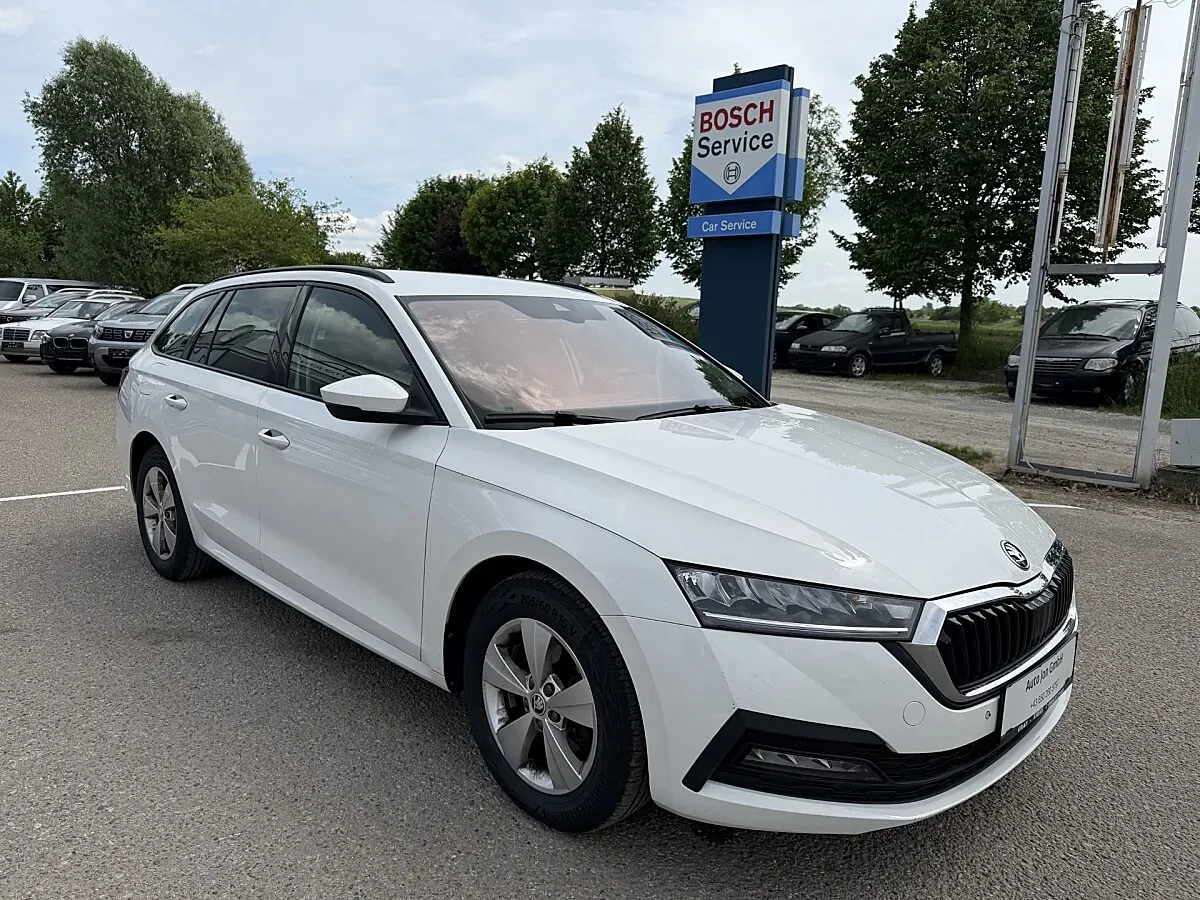 Skoda Octavia 2021 photo 2