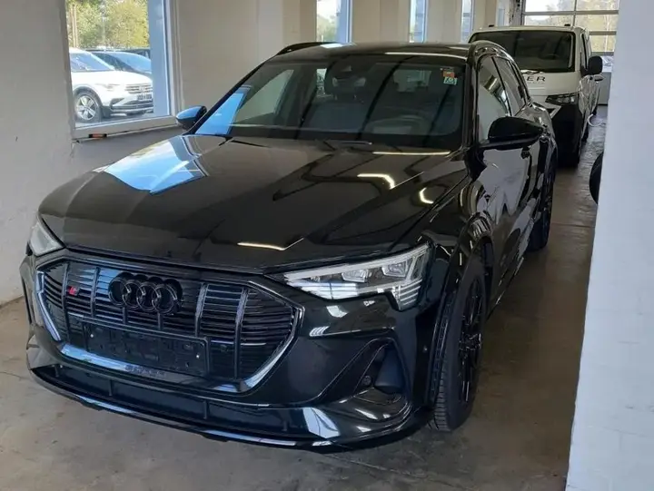 Audi E-Tron S