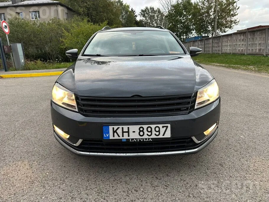 Volkswagen Passat 2012 photo 2