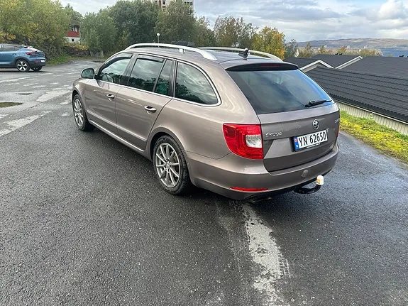 Skoda Superb 2014 photo 3