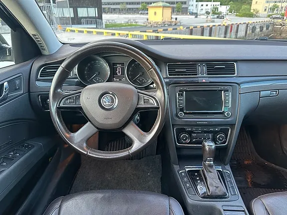 Skoda Superb 2014 photo 5