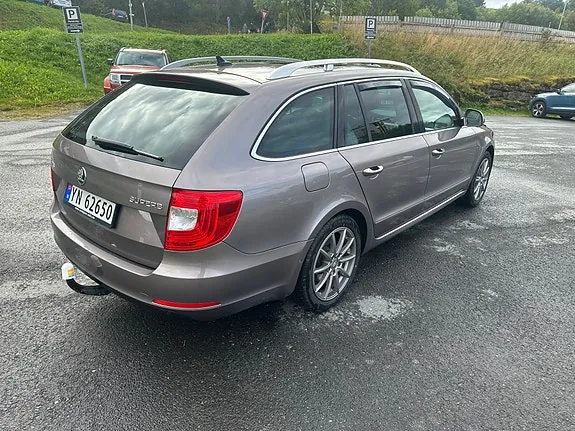 Skoda Superb 2014 photo 4