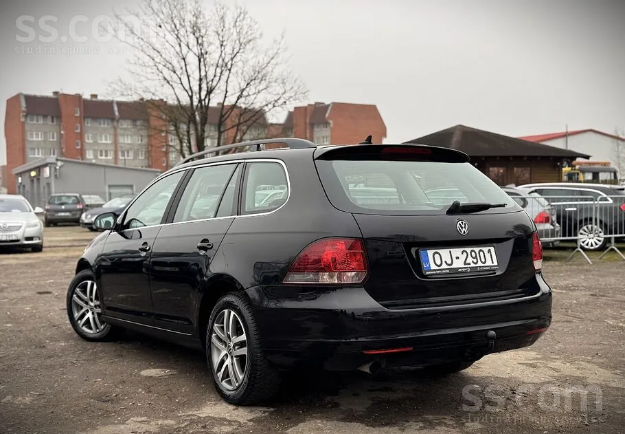 Volkswagen Golf 2011 photo 4