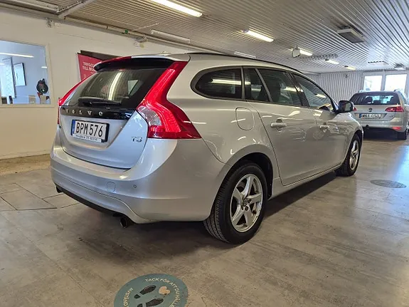 Volvo V60 2017 photo 2