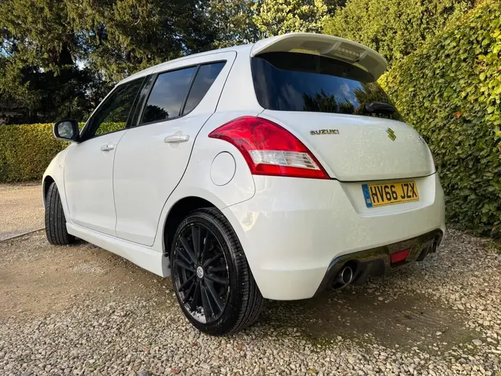 Suzuki Swift 2016 photo 3