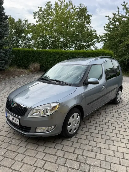 Skoda Roomster 2013 photo 2
