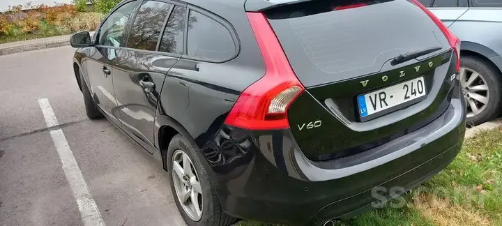 Volvo V60 2016 photo 2