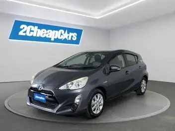 Toyota Aqua 2015 photo 2