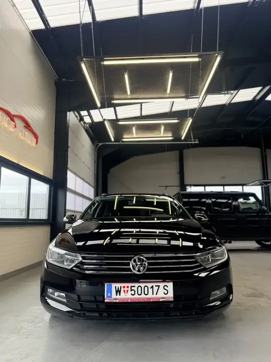 Volkswagen Passat 2018 photo 2
