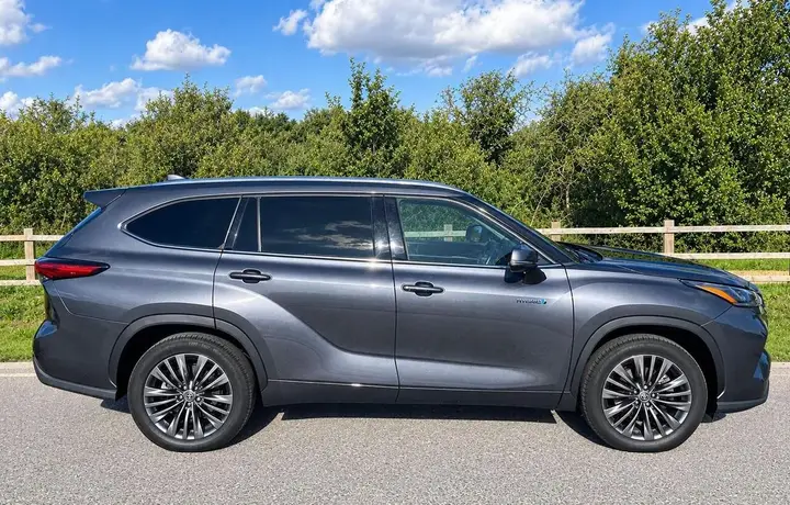 Toyota Highlander 2021 photo 2