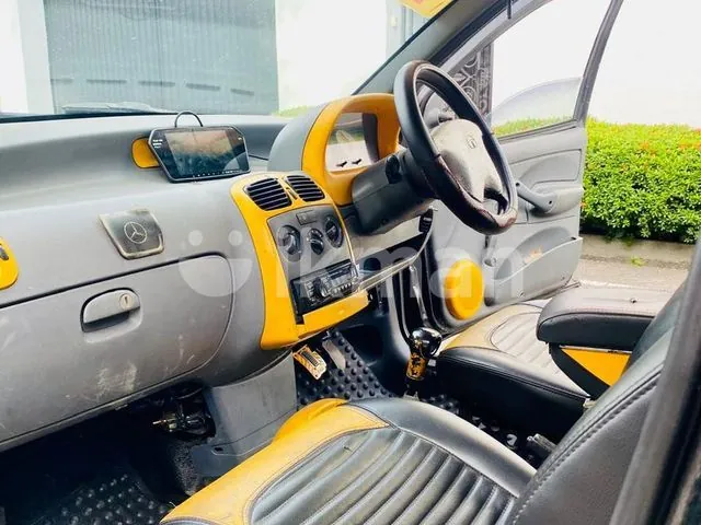 Tata Indica 2006 photo 2