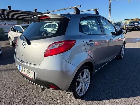 Mazda 2 2010 photo 5