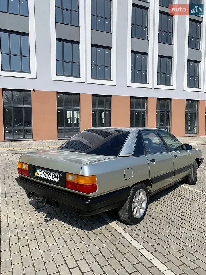 Audi 100 1988 photo 2