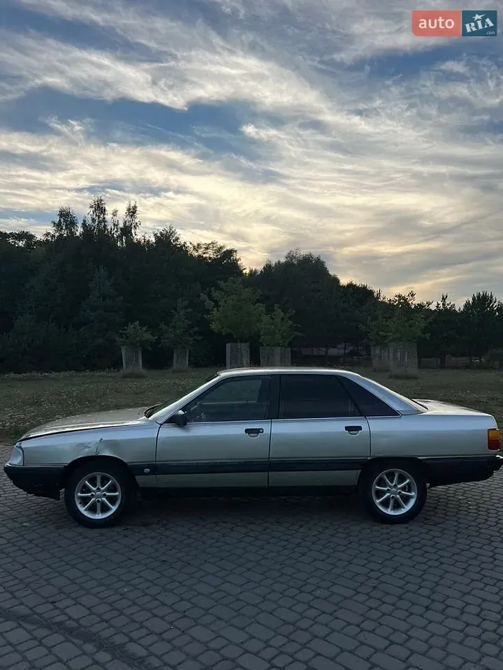 Audi 100 1988 photo 4