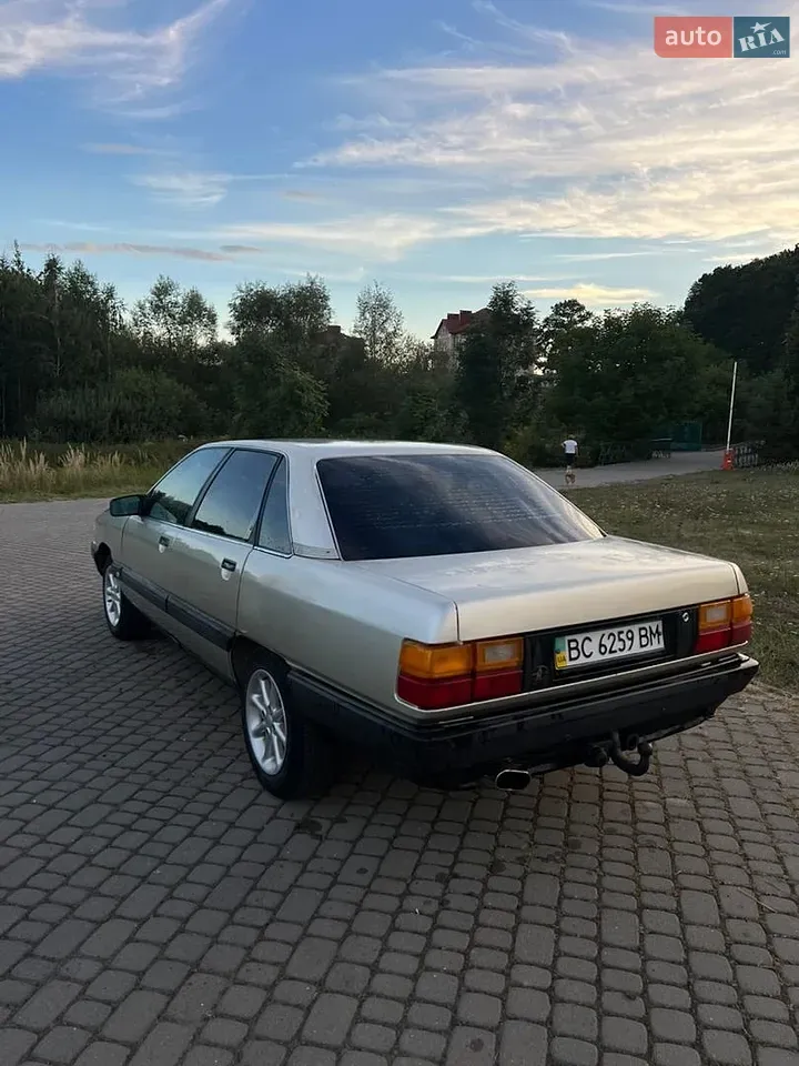 Audi 100 1988 photo 5