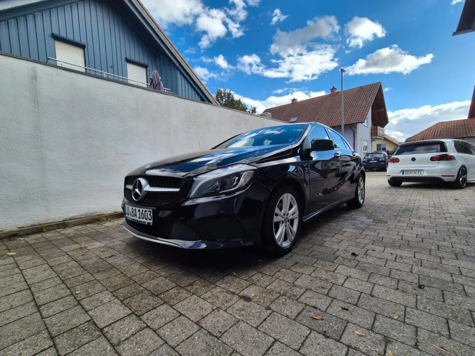 Mercedes-Benz A180