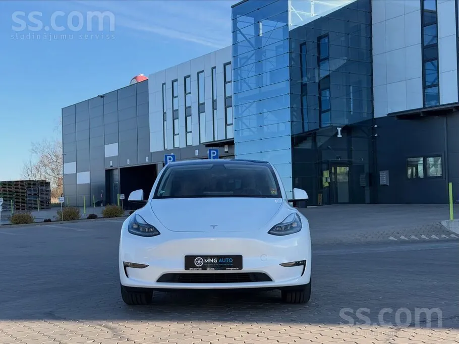 Tesla Model Y 2023 photo 3