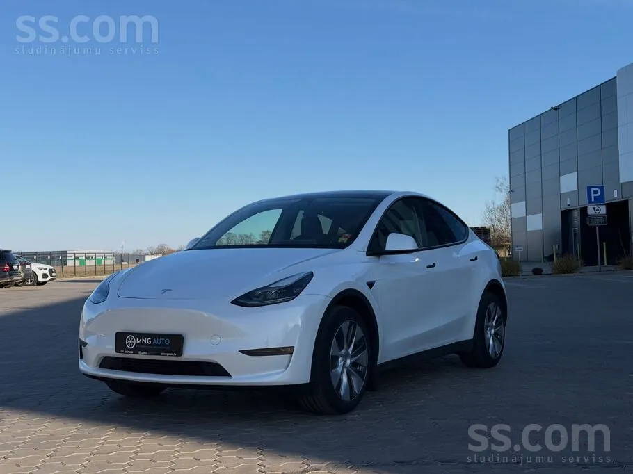 Tesla Model Y 2023 photo 2