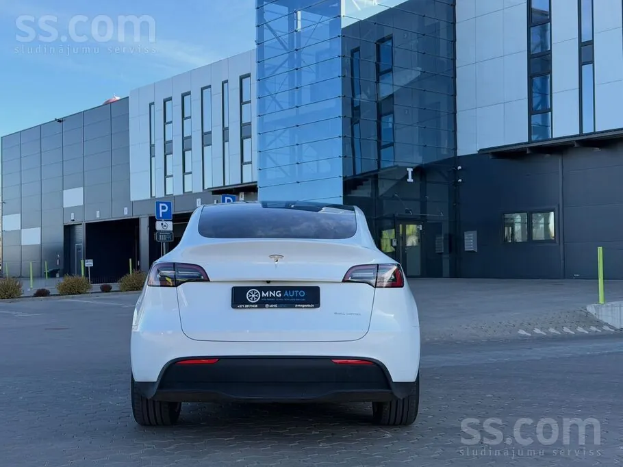 Tesla Model Y 2023 photo 5