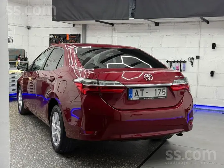Toyota Corolla 2017 photo 2