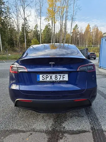 Tesla Model Y 2023 photo 4