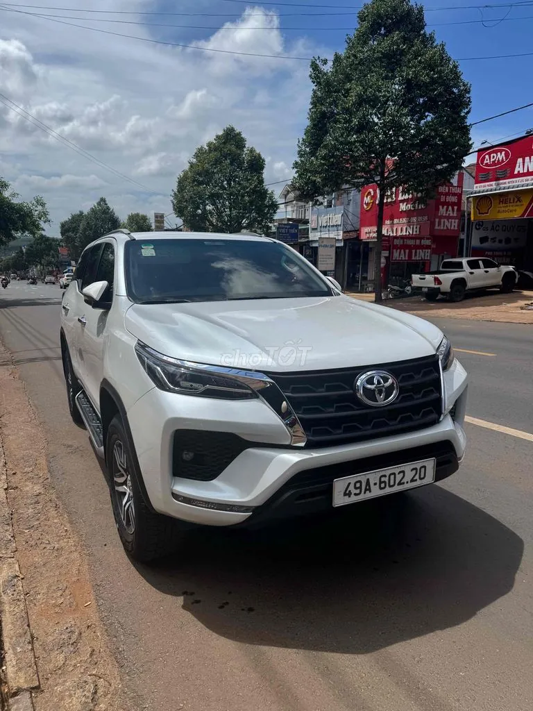 Toyota Fortuner 2022 photo 4