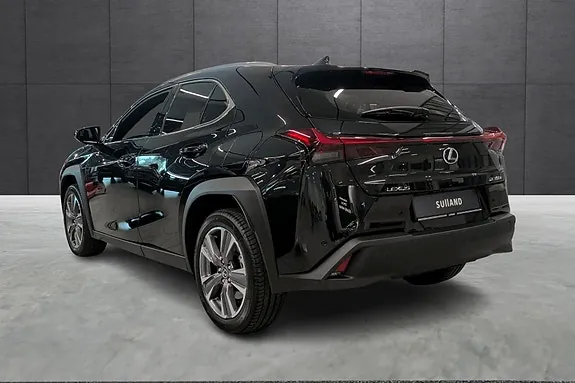 Lexus Ux300E 2026 photo 3