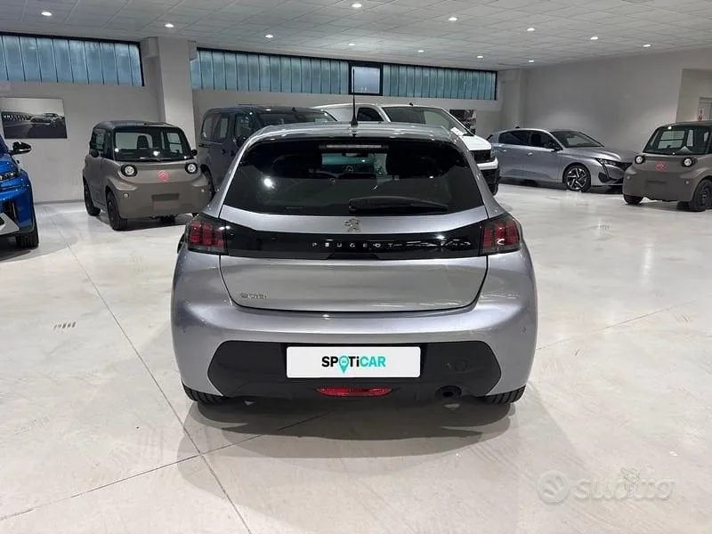 Peugeot 208 2023 photo 4