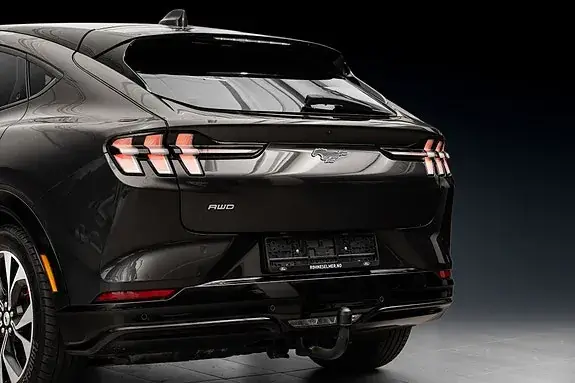 Ford Mustang Mach-E 2023 photo 3