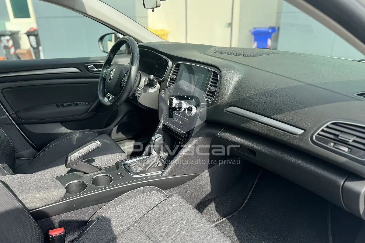 Renault Megane 2022 photo 3