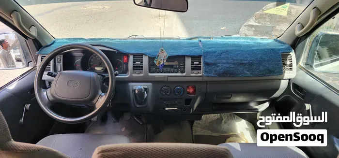 Toyota Hiace 2006 photo 2