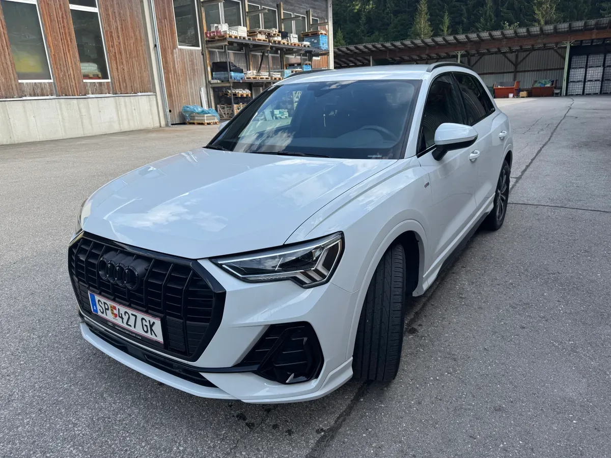 Audi Q3 2021 photo 2